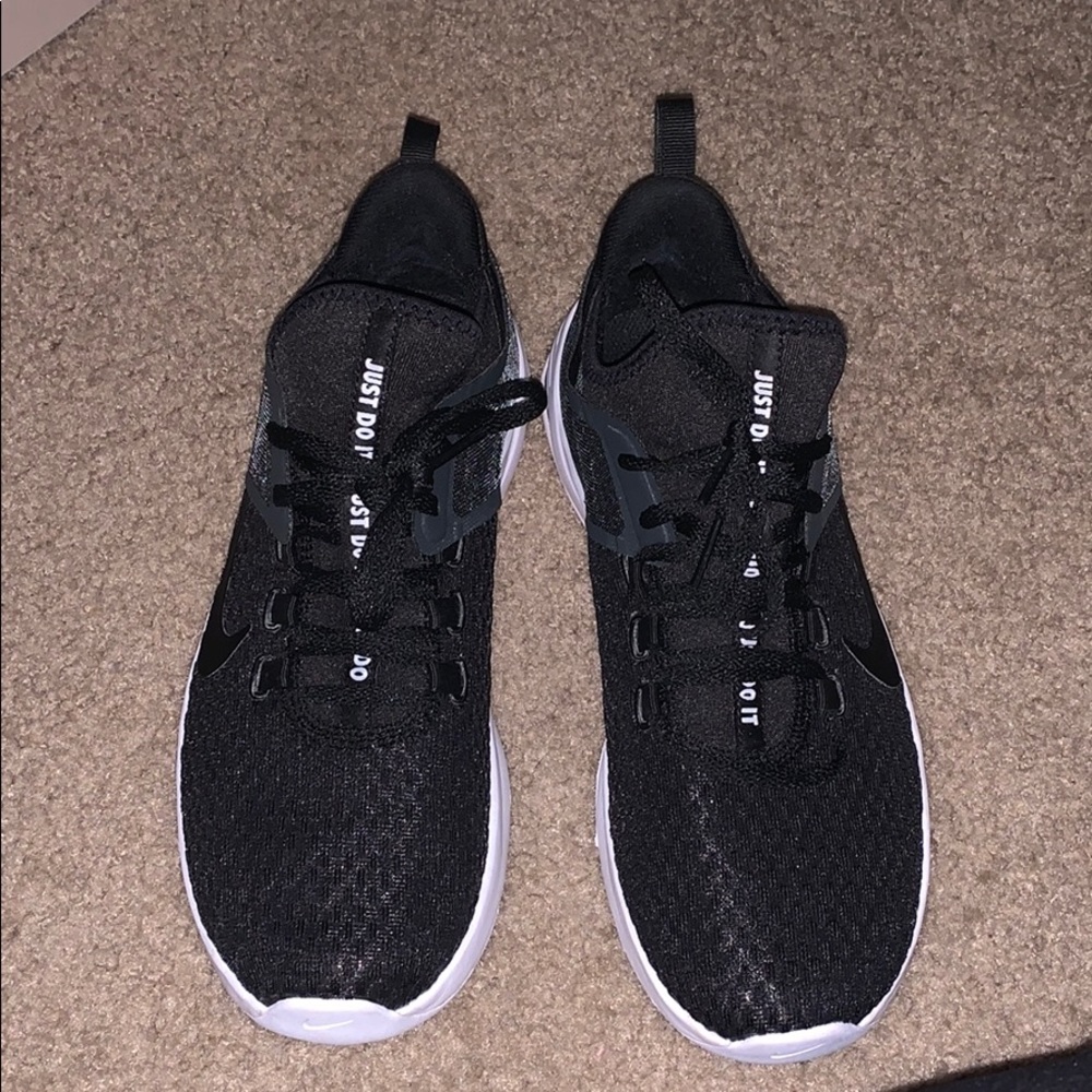Women’s Size 8 Nike Athletic Sneakers